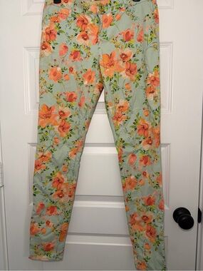 Candie's Floral Jeans zippered cuffs